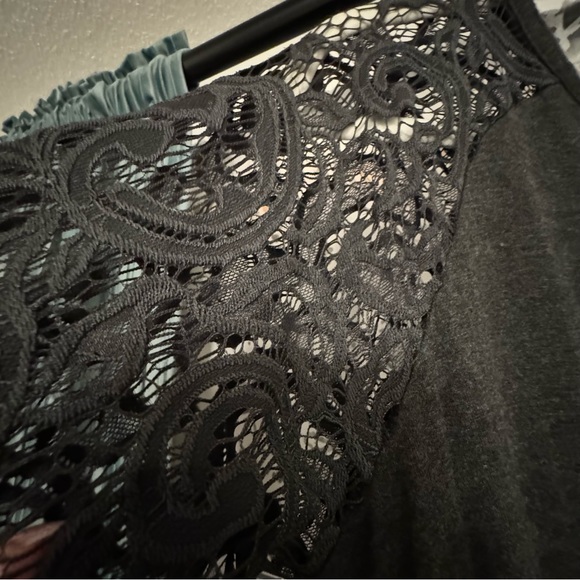 ZENANA SIGNATURE | grey top with lace sleeves | 1X - Picture 2 of 4